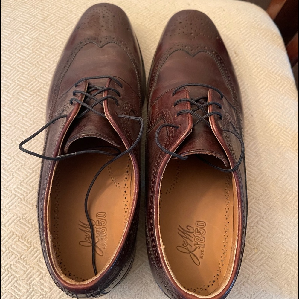 Johnston and Murphy 1850s men’s wingtip Oxford